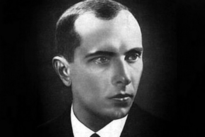 Нашият баща е Бандера Украйна е наша майка ще се